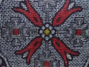 アンティーク　華紋織り出し本場正藍泥染大島紬着物(割り込み絣)